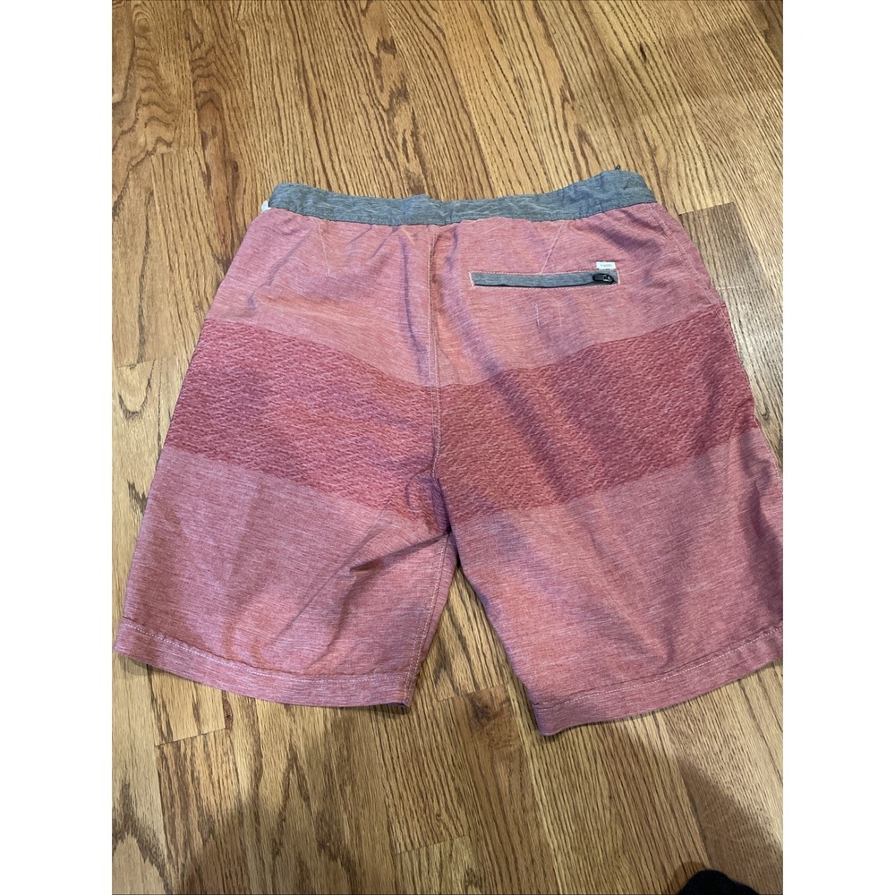 Lot Of 2 Vuori Men's Board Shorts Gray Stripes Pink Stripes Size 32 9" Inseam - Picture 6 of 11